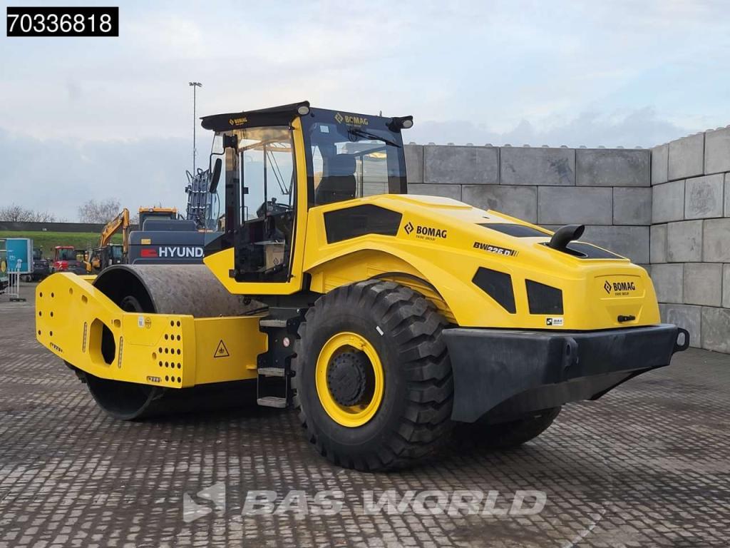 Bomag BW226 D-5 CL Cummins Engine Photo 3