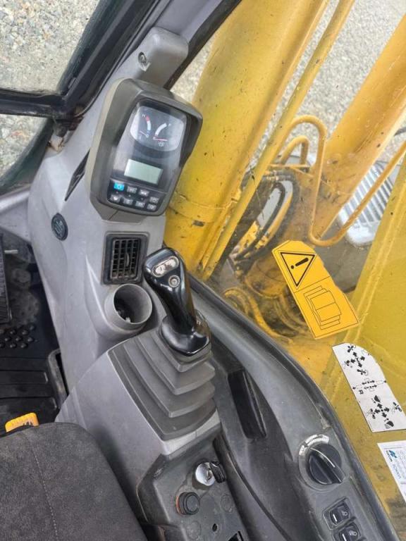 New Holland E265 Photo 4