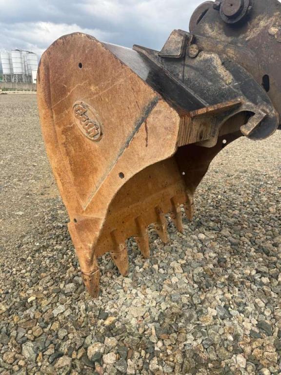 New Holland E265 Photo 9