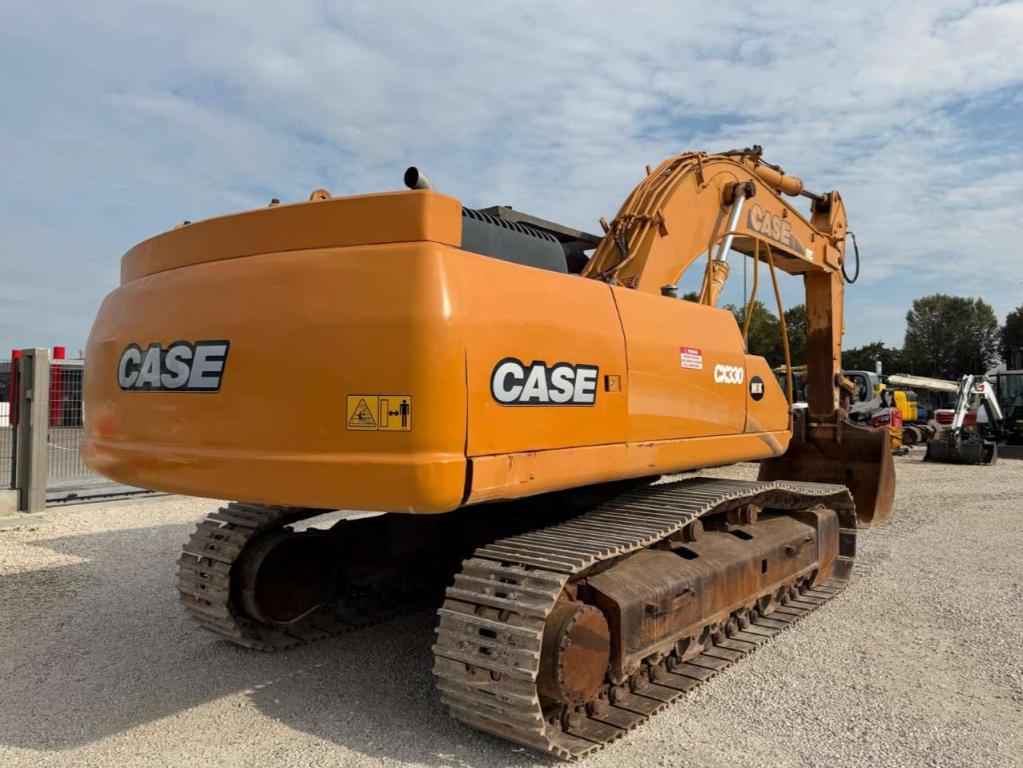 Case CX330 Photo 4