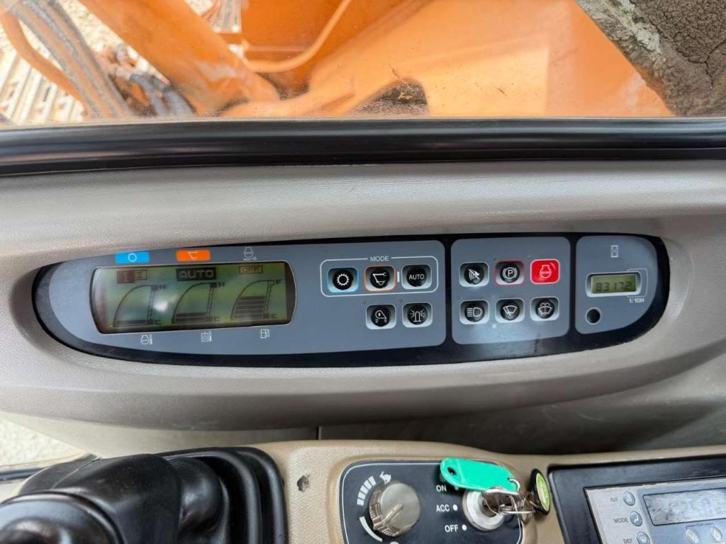 Case CX330 Photo 8
