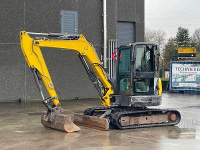 New Holland E 50 B SR en vente par Machinery Resale