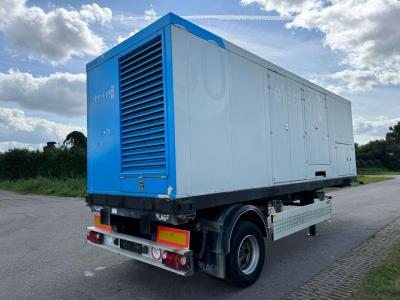 Olympian GEP165 150kVA Generator set on trailer en vente par Big Machinery