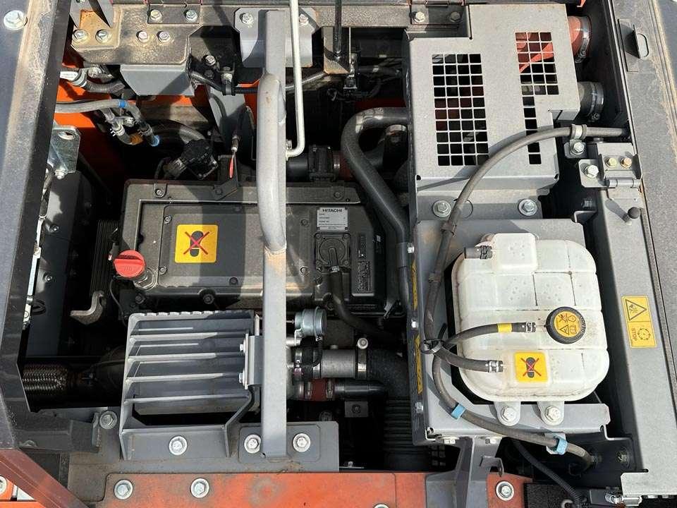 Hitachi ZX180LCN-7 Photo 10
