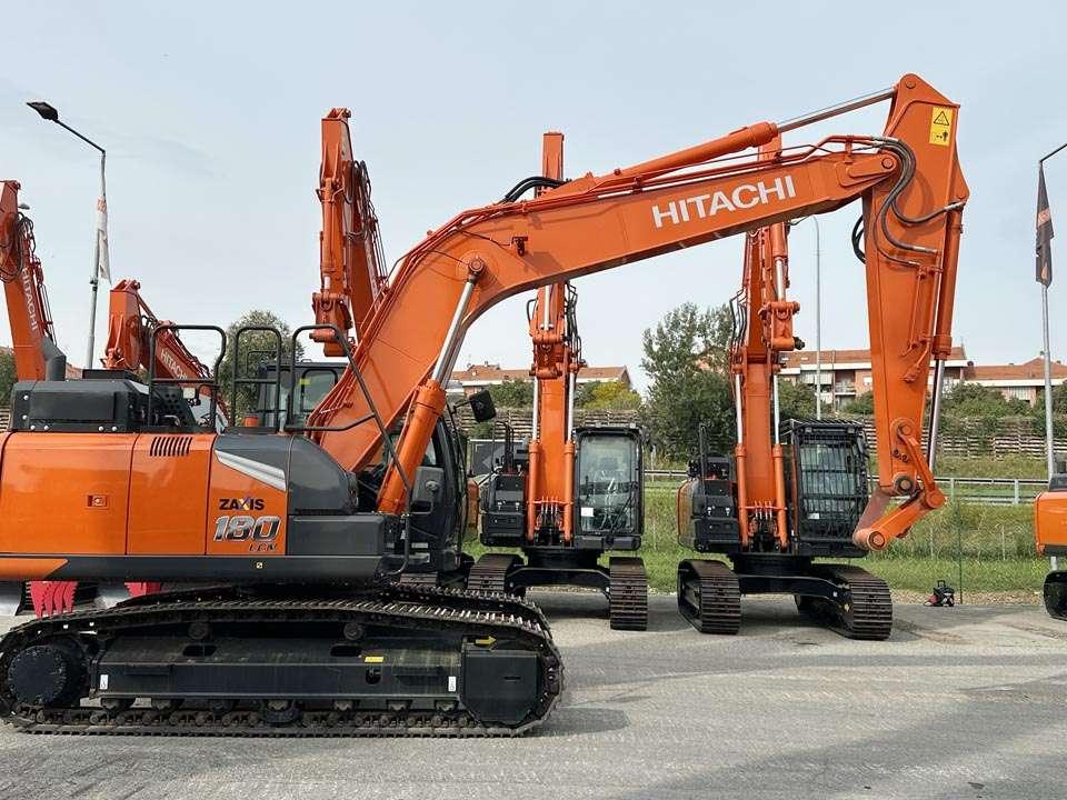 Hitachi ZX180LCN-7 Photo 20