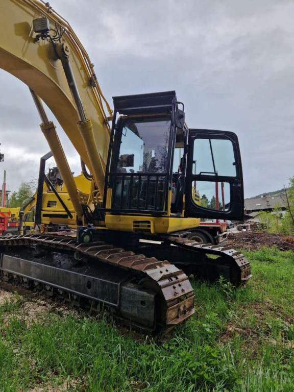 Komatsu PC240NLC-8 Photo 2