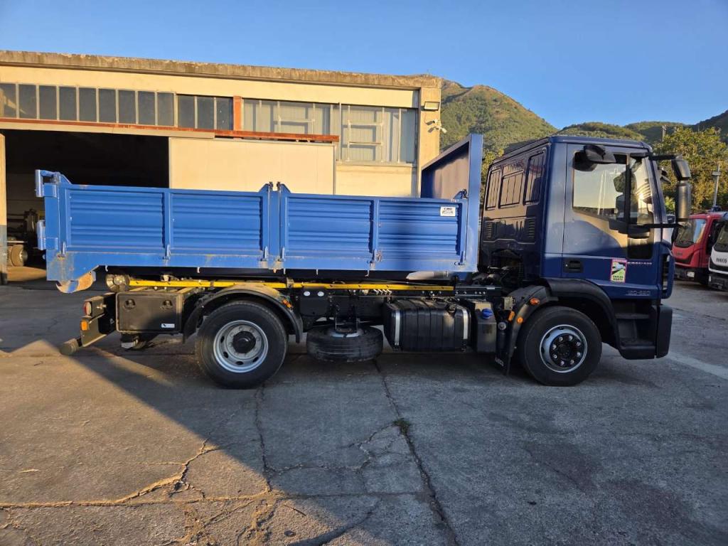 Iveco EUROCARGO CUBE 120-220 Photo 19