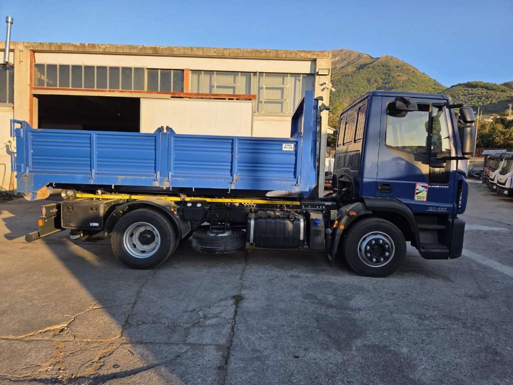 Iveco EUROCARGO CUBE 120-220 Photo 20