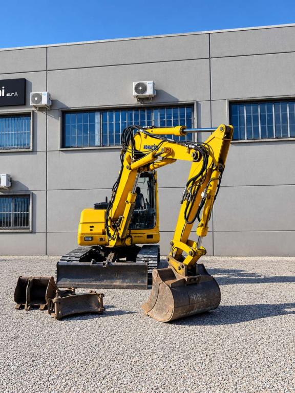 Komatsu PC75 Photo 2