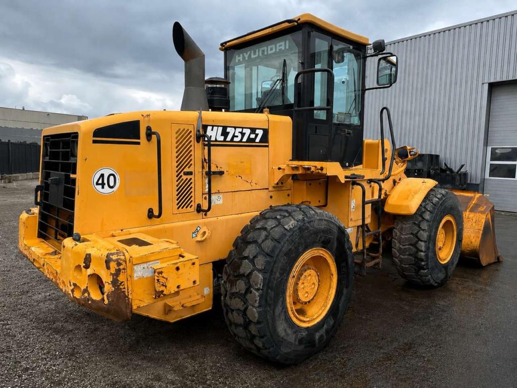 Hyundai HL757-7 Photo 3