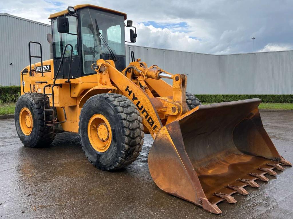 Hyundai HL757-7 Photo 4