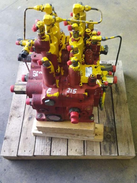 Distributeur hydraulique pour New Holland E 215 Photo 1