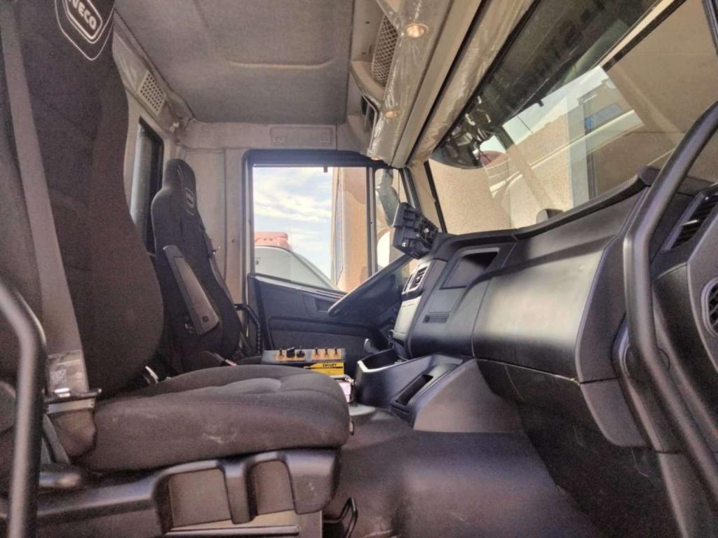 Iveco AD 260S46 Y/PS Photo 5