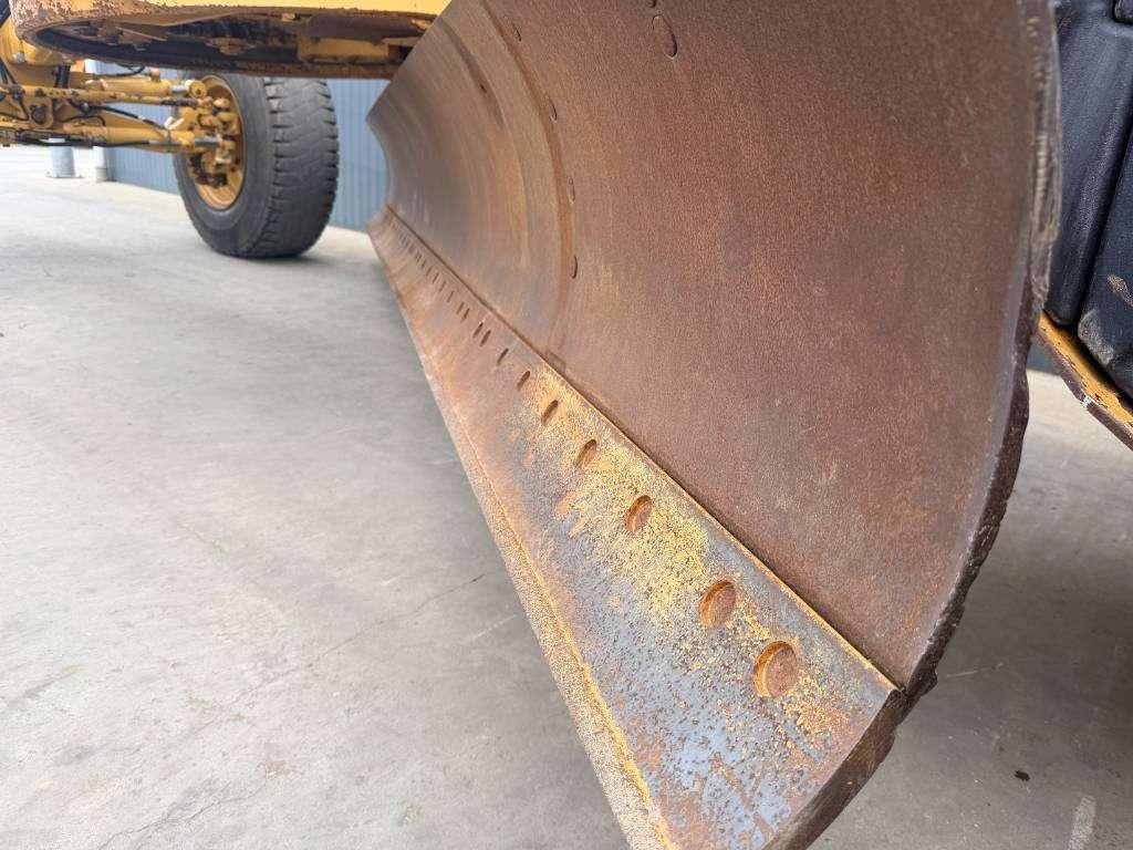 Caterpillar 140M3 Photo 15