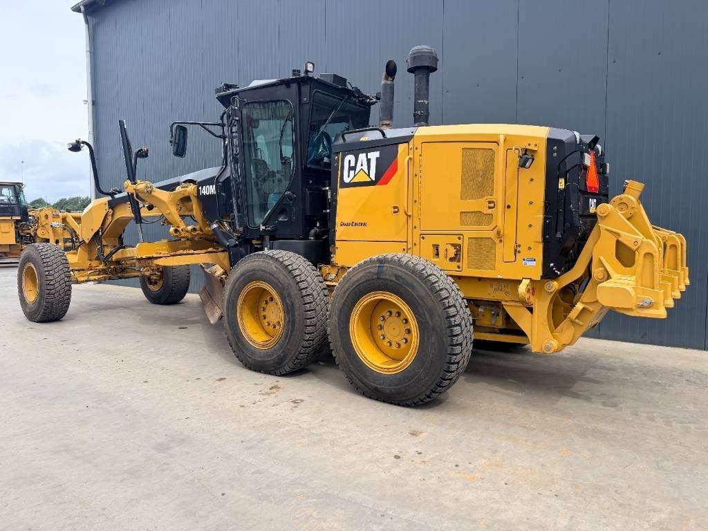 Caterpillar 140M3 Photo 8