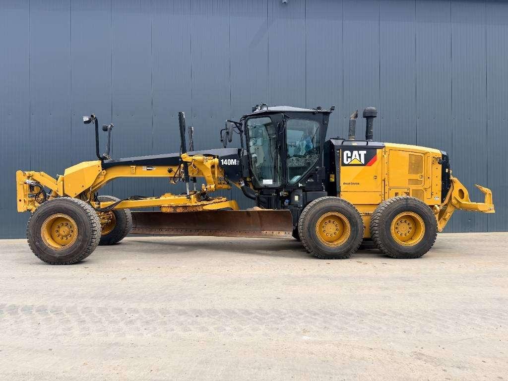 Caterpillar 140M3 Photo 9