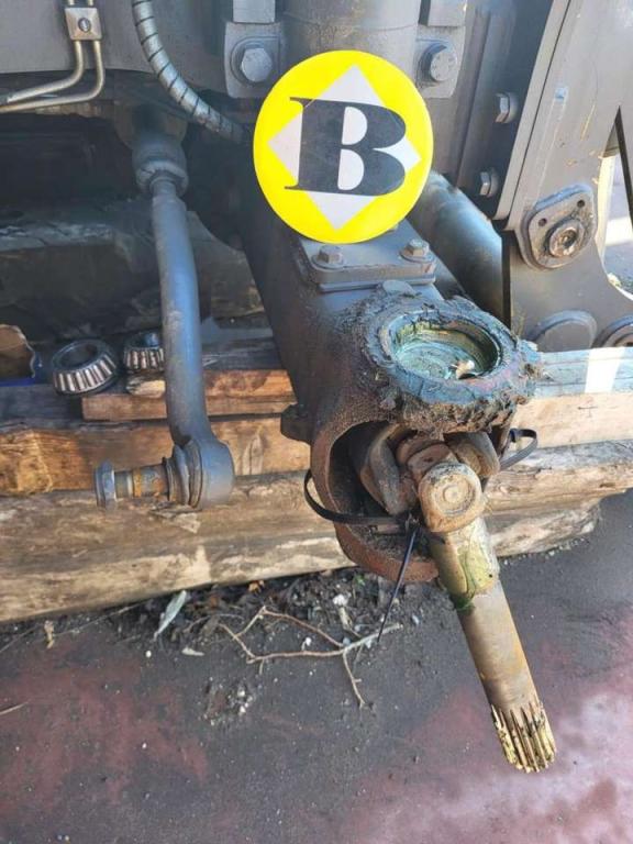 Volvo front axle 14624164 for Volvo EW160C, EW160D, EW180C, EW180D Photo 8
