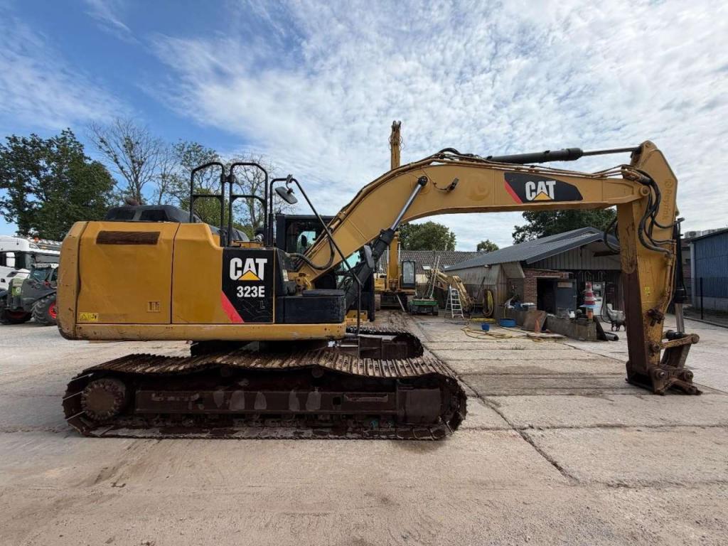 Caterpillar 323 EL Photo 4