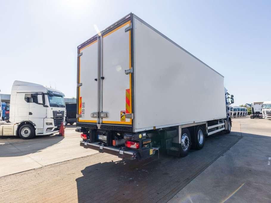 Scania R410 6X2+CHEREAU+CARRIER 1150 U MT-TRI-TEMP+DHOLLANDIA 2.5T. Photo 4
