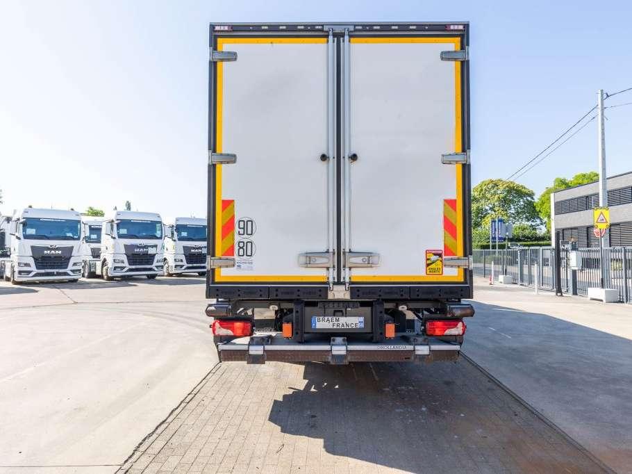 Scania R410 6X2+CHEREAU+CARRIER 1150 U MT-TRI-TEMP+DHOLLANDIA 2.5T. Photo 5