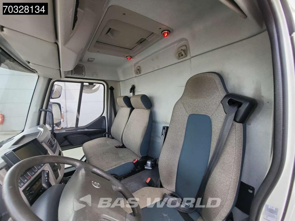 Volvo FL 210 FL 4X2 12t Automatic Tailgate Euro 6 Photo 30