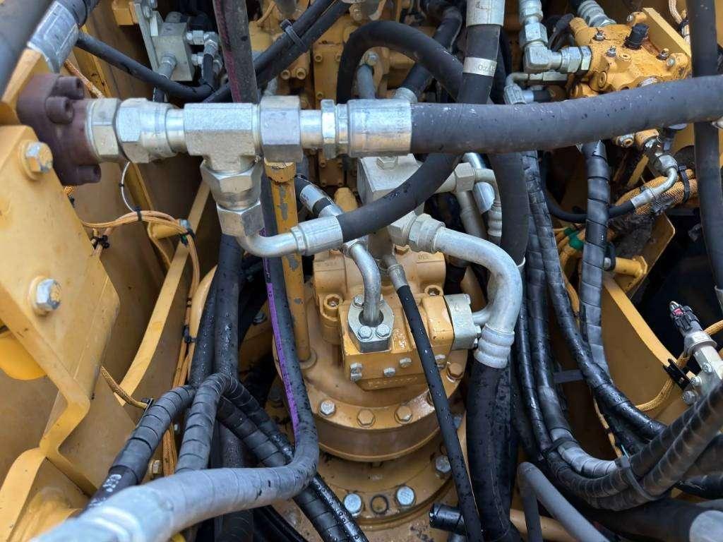 Caterpillar 320E L Photo 22