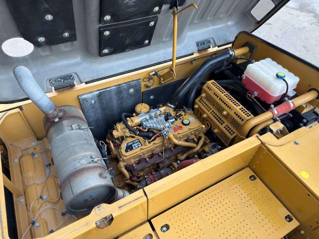 Caterpillar 320E L Photo 26