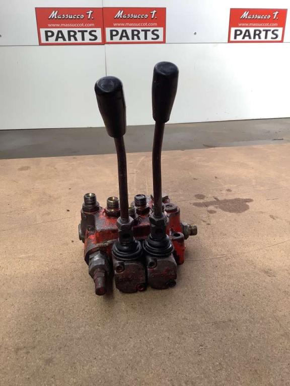 Distributeur hydraulique pour Silla 800 Photo 1