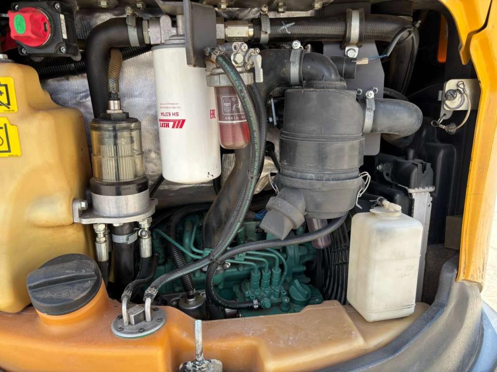 Volvo EC 27D Photo 6