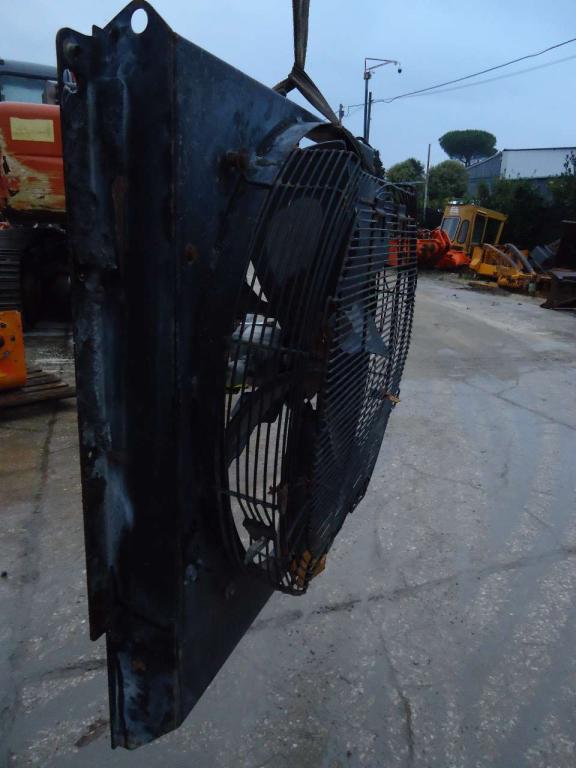 Ventilateur de refroidissement pour New Holland W270B Photo 3