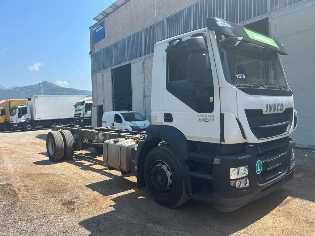 Iveco STRALIS AD190S42 Photo 15