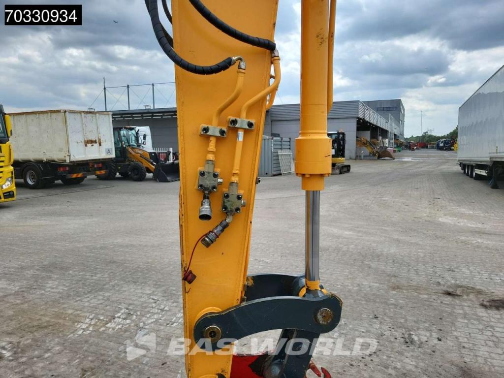 Hyundai R80 CR-9A Photo 12