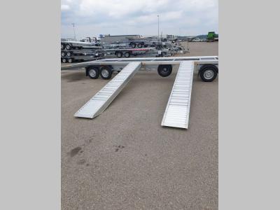 Coppia di rampe in alluminio Lunghezza 4.000 mm - Portata 12.800 kg en vente par Progetto Rampe