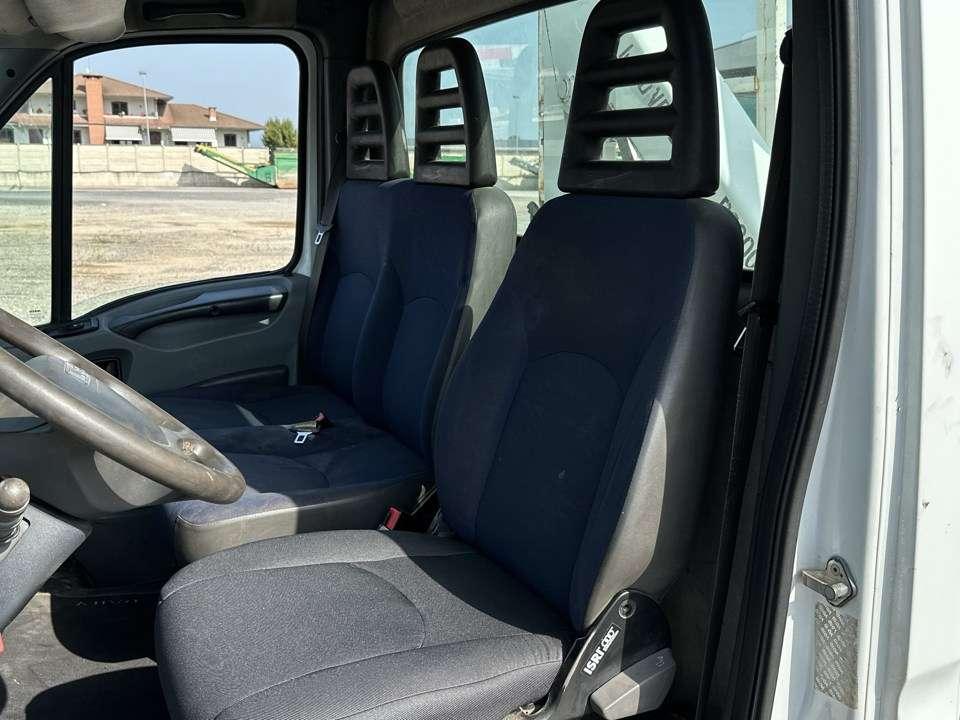 Iveco Daily - 29L 12 Photo 11