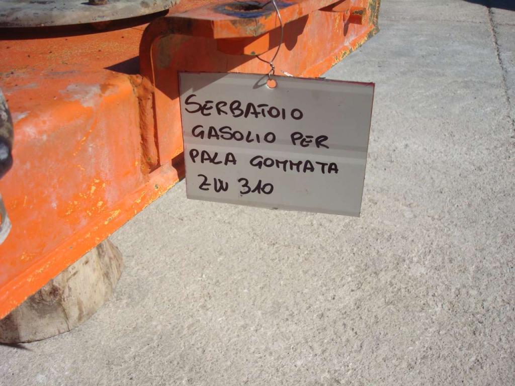 Réservoir de carburant pour PALA GOMMATA ZW310 Photo 4