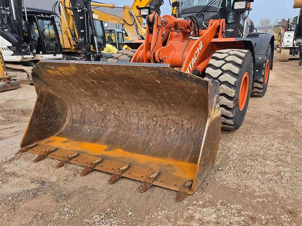 Hitachi ZW150-6 Photo 5