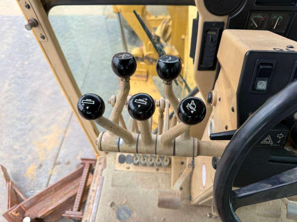 Caterpillar 120H - Front Blade / Scarifier / Top Condition Photo 9