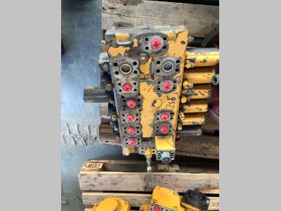Distributeur hydraulique pour Liebherr R932 en vente par Fratelli Zenzalari S.r.l.