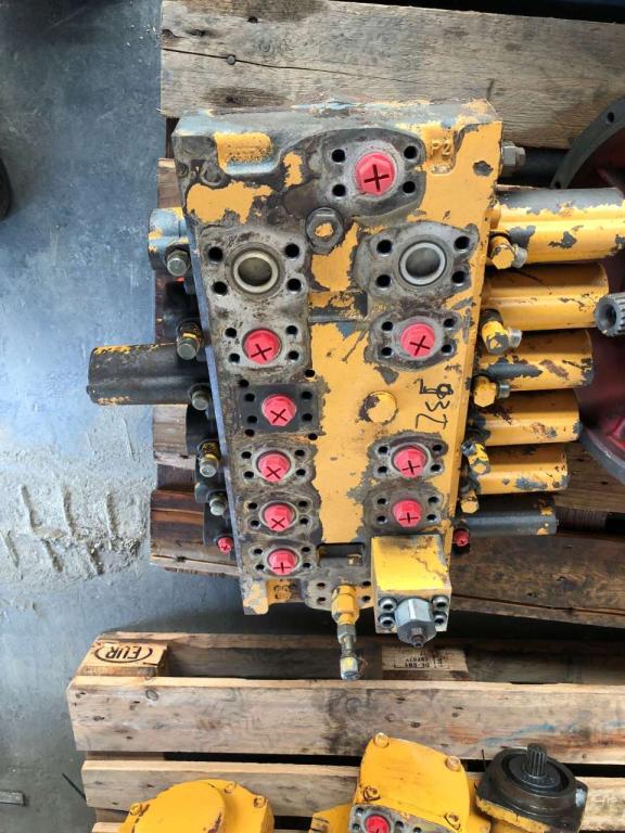 Distributeur hydraulique pour Liebherr R932 Photo 1