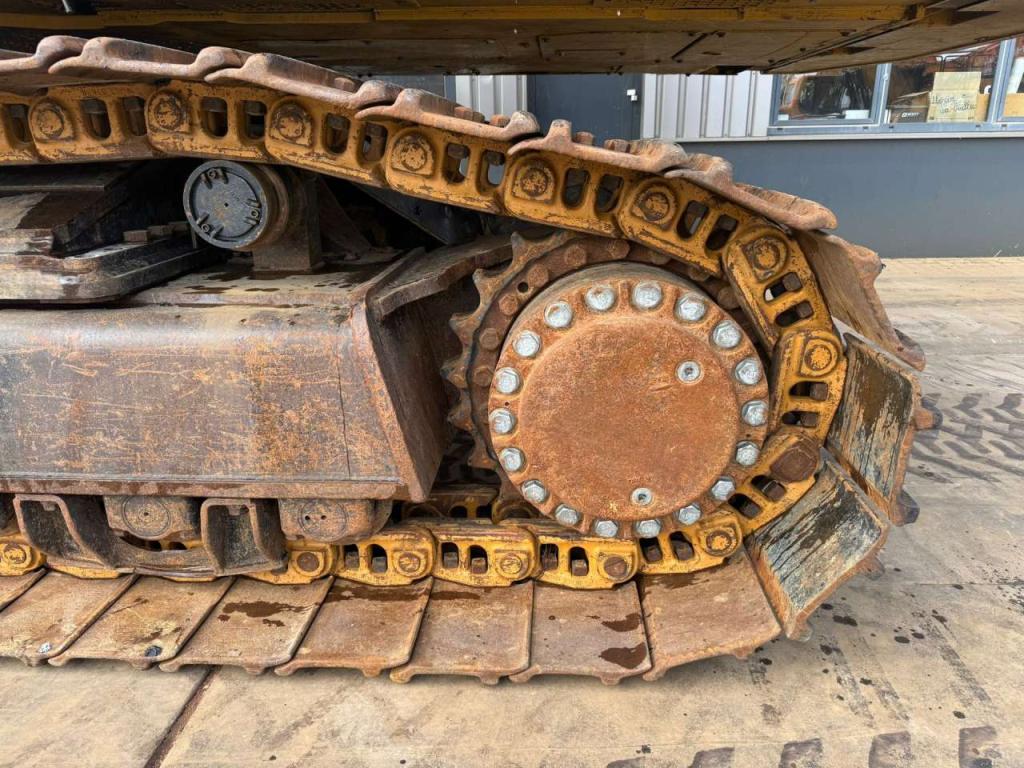 Caterpillar 374FL Photo 10