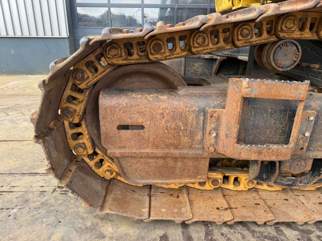 Caterpillar 374FL Photo 13
