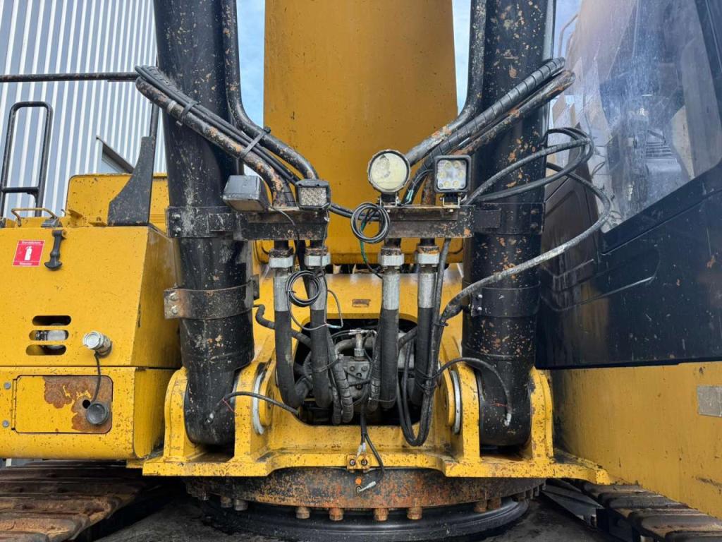 Caterpillar 374FL Photo 19
