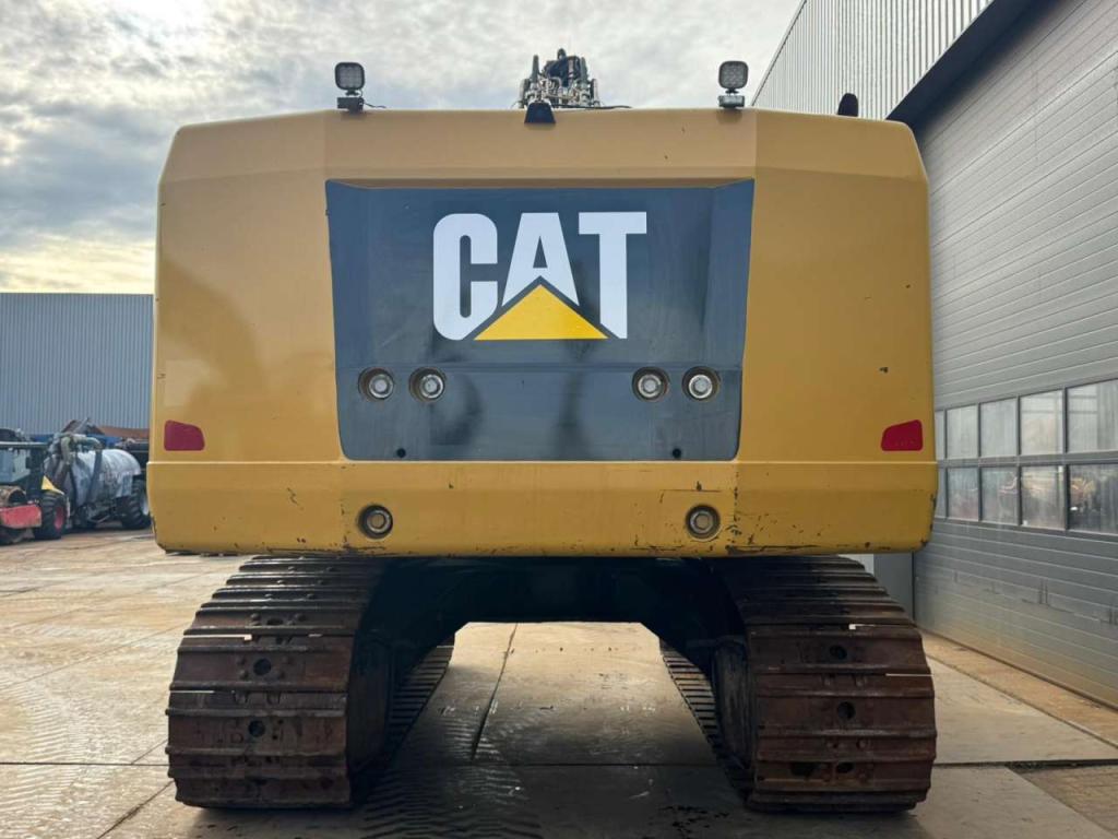 Caterpillar 374FL Photo 4