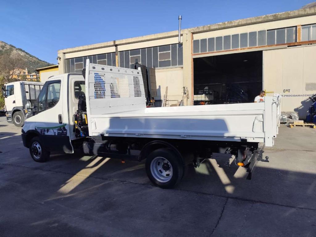 Iveco DAILY 35-150 Photo 13