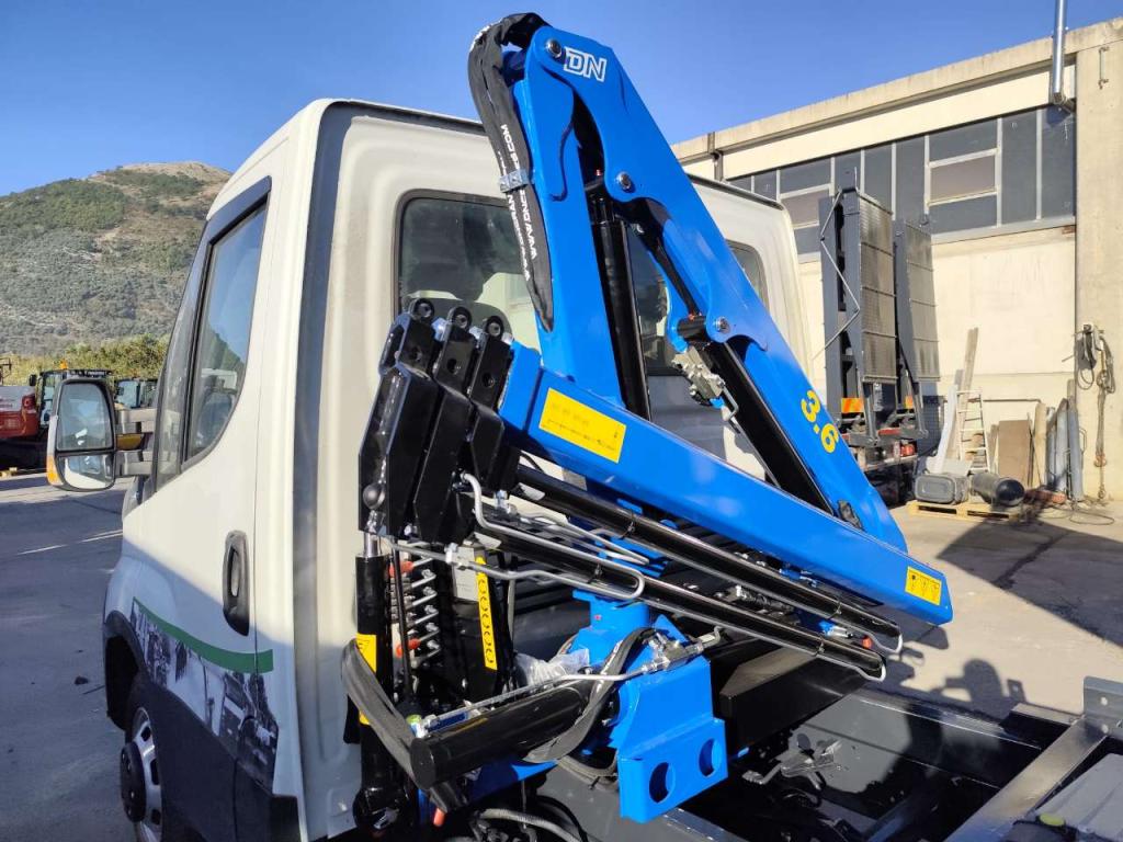 Iveco DAILY 35-150 Photo 25