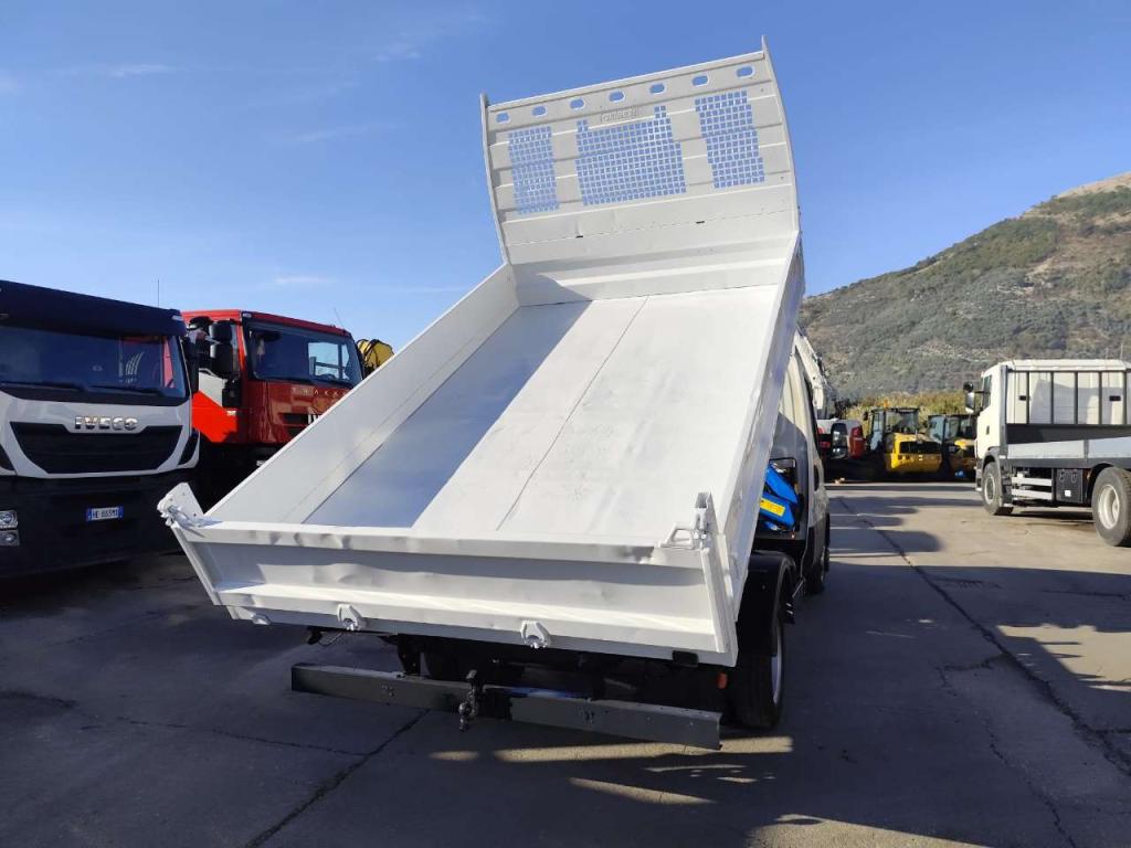 Iveco DAILY 35-150 Photo 26