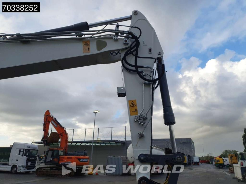 Liebherr R930 LC Photo 13