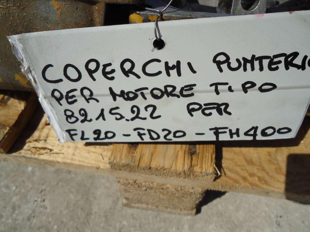 Couvercle de culbuteurs pour FD20 - FL20 - FH400 Photo 2