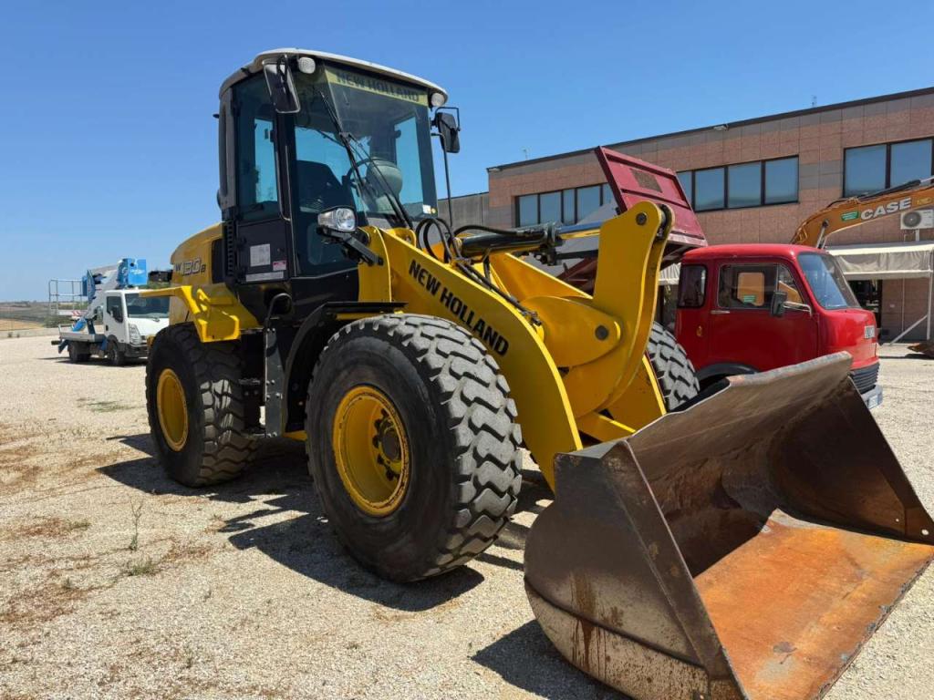 New Holland W130B Photo 5