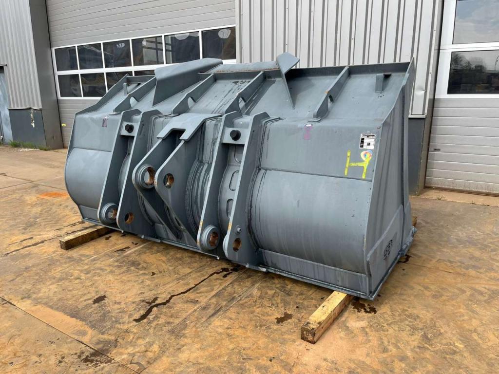 Doosan DL450-3 bucket 4700 l Photo 5